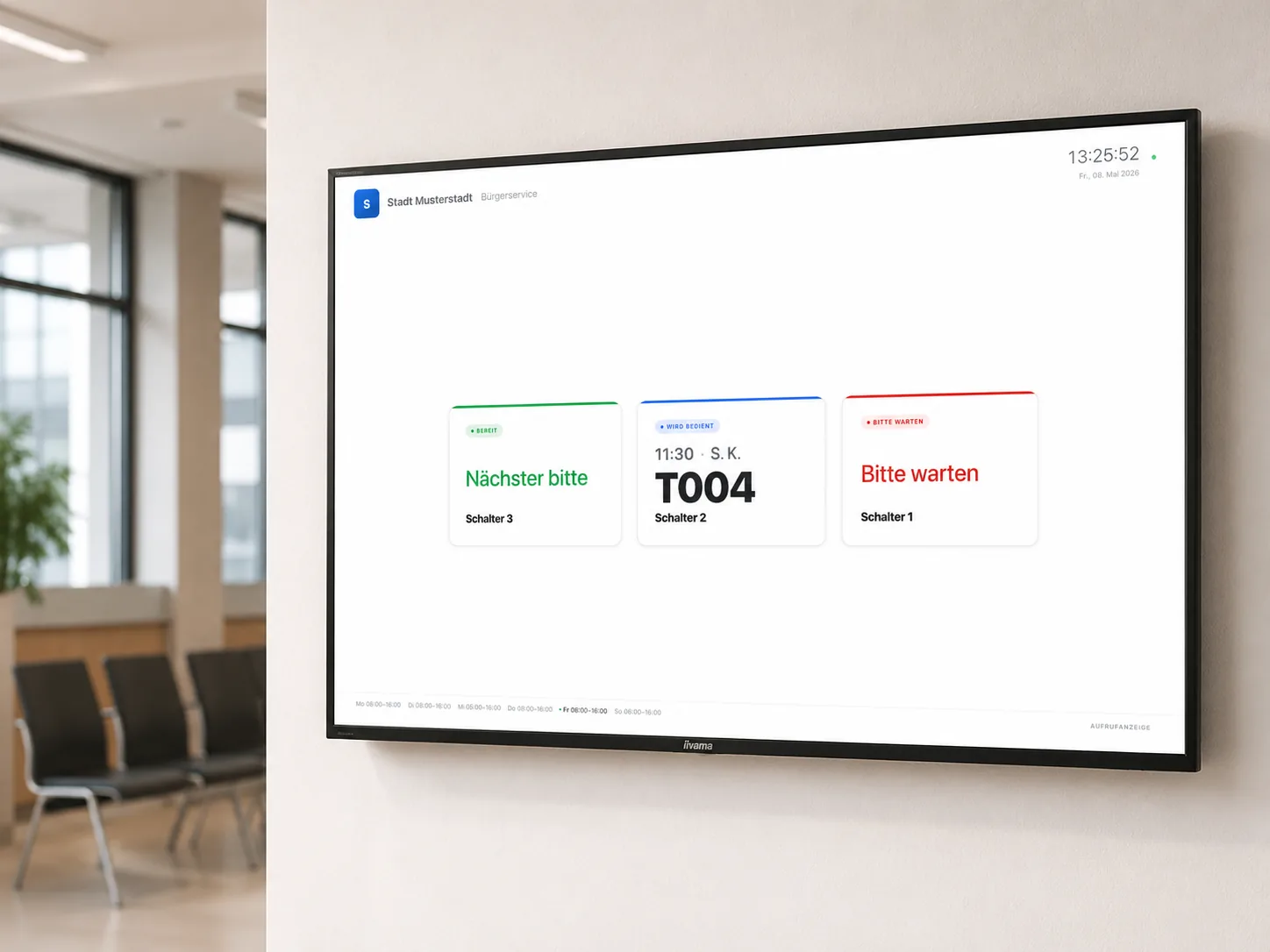 iiyama Wartebereich-Display an der Wand — Aufrufanzeige mit Bereit, Wird bedient und Bitte warten